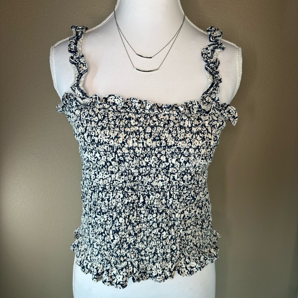 Old Navy Smocked Floral Tank Top L Navy‎ White Ruffle Strap